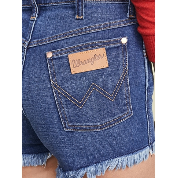 NWT SOLD OUT Wrangler Cutoff Stretch Shorts - Picture 2 of 9